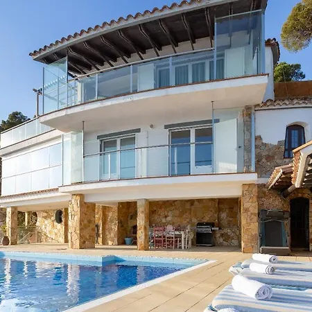 Villa Canyelles *